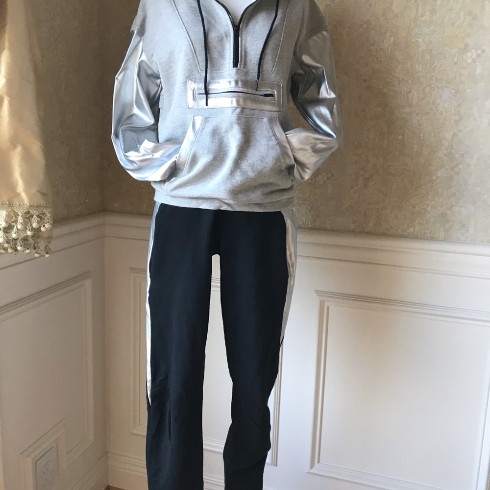 Gottex black and silver 2 piece sweats - Picture 2 of 7